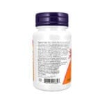 frasco do suplemento Mega D-3 e MK-7 da marca Now, com 60 cápsulas. O rótulo é predominantemente laranja e roxo, destacando as dosagens de 5000 IU de vitamina D3 e 180 mcg de vitamina K2 (MenaQ7). O suplemento é indicado para suporte ósseo e cardiovascular, sendo ideal para promover a saúde dos ossos e ajudar a prevenir calcificações arteriais. O design do frasco inclui detalhes sobre as vitaminas e as suas funções principais para o corpo.