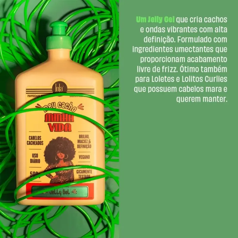 O Jelly Gel Meu Cacho Minha Vida da Lola (500g) é um finalizador diário para cabelos cacheados, promovendo definição, brilho e suavidade. Com fórmula vegana, é dermatologicamente testado e ideal para cachos perfeitos.