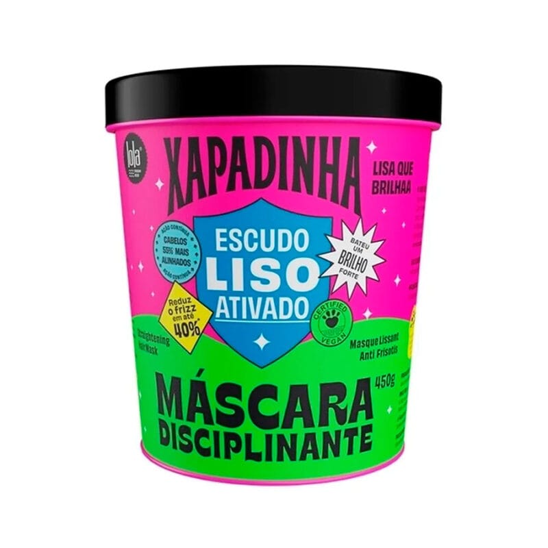 A Máscara Disciplinante Xapadinha da Lola (450g) alinha e disciplina os fios, reduzindo o frizz até 40% e proporcionando brilho intenso. Com fórmula vegana, é ideal para um cuidado capilar que deixa o cabelo liso, alinhado e luminoso.