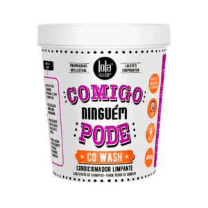 Pote do Comigo Ninguém Pode Co-Wash Condicionador Limpante 450g da Lola, fórmula suave para limpeza e hidratação dos cabelos