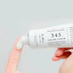 Frasco do 345 Relief Cream 50ml da Dr. Althea, creme calmante para pele sensível, com ingredientes naturais e textura leve.