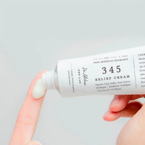 Frasco do 345 Relief Cream 50ml da Dr. Althea, creme calmante para pele sensível, com ingredientes naturais e textura leve.
