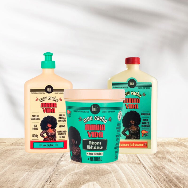 Pack Meu Cacho Minha Vida da Lola Cosmetics com shampoo, condicionador e creme de pentear, ideal para hidratar e definir cabelos cacheados.