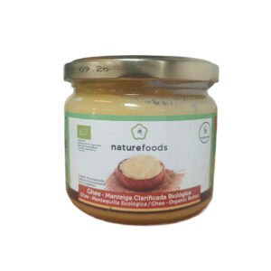 Manteiga Ghee Biológica da marca Naturefoods em frasco de 230g, manteiga clarificada natural sem lactose, ideal para cozinhar e para uma alimentação equilibrada.