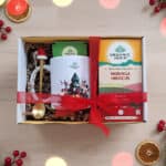 Infusão ayurvédica Moringa Hibiscus Organic India em embalagem de Natal, com mistura herbal biológica e design festivo.