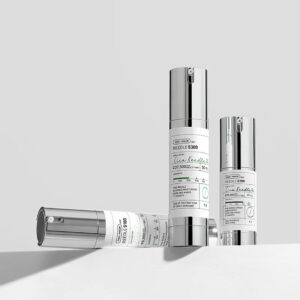 Sérum Reedle Shot 100 da VT Cosmetics em frasco de 50ml com microagujas dissolvíveis para renovar e suavizar a pele.