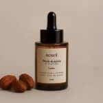 Óleo de jojoba bio da Sowé em frasco de 30ml, ideal para equilibrar, hidratar e proteger a pele e o cabelo.
