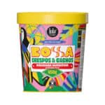 Máscara nutritiva Bossa 450 g da Lola Cosmetics para cabelos cacheados e crespos.