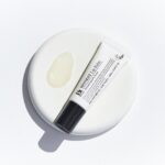 Bálsamo Labial Honest 10ml Benton com sete óleos vegetais, manteiga de karité e vitamina E