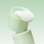 Discos esfoliantes faciais Ji Woo Gae Heartleaf BHA Peeling Pad Celimax em embalagem de 125 ml.
