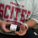 Zinc Bisglycinate Scitec Nutrition, suplemento alimentar com bisglicinato de zinco, em embalagem de 100 comprimidos.